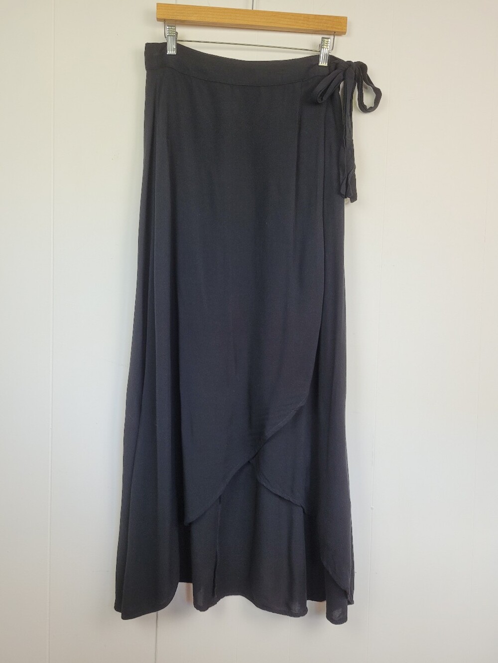 Streetwear Society Large Black Wrap Tie Maxi Skirt